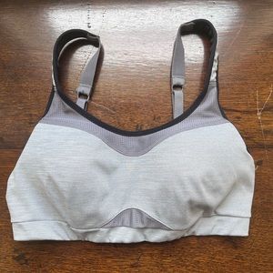 ASICS sports bra - Medium